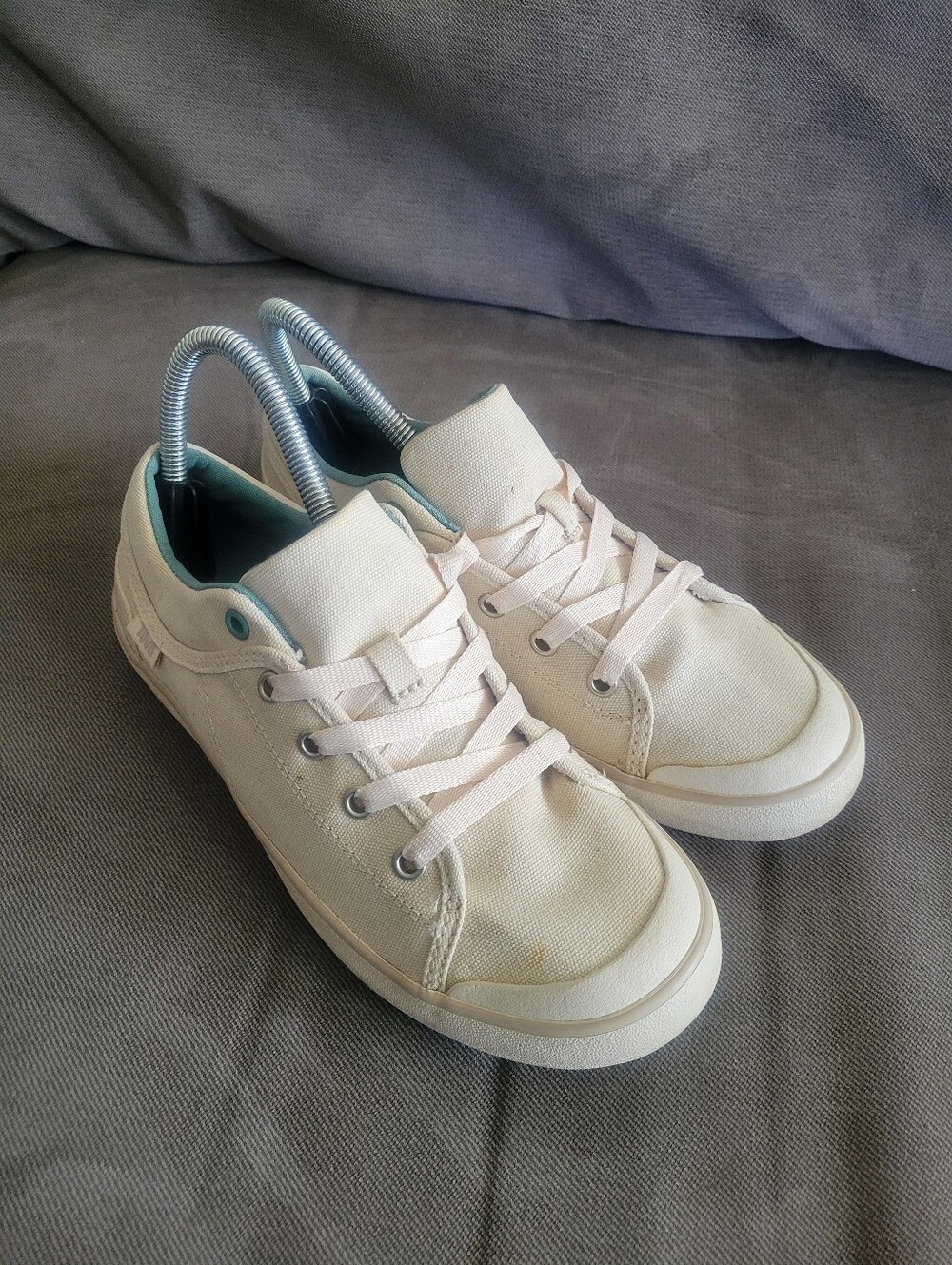 Teva Women’s Canvas Lace-Up Sneakers – Size 8